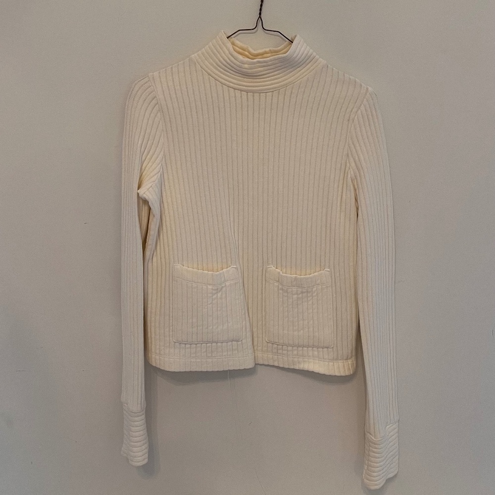 Zara White Turtleneck Sweater with front pockets (size s)